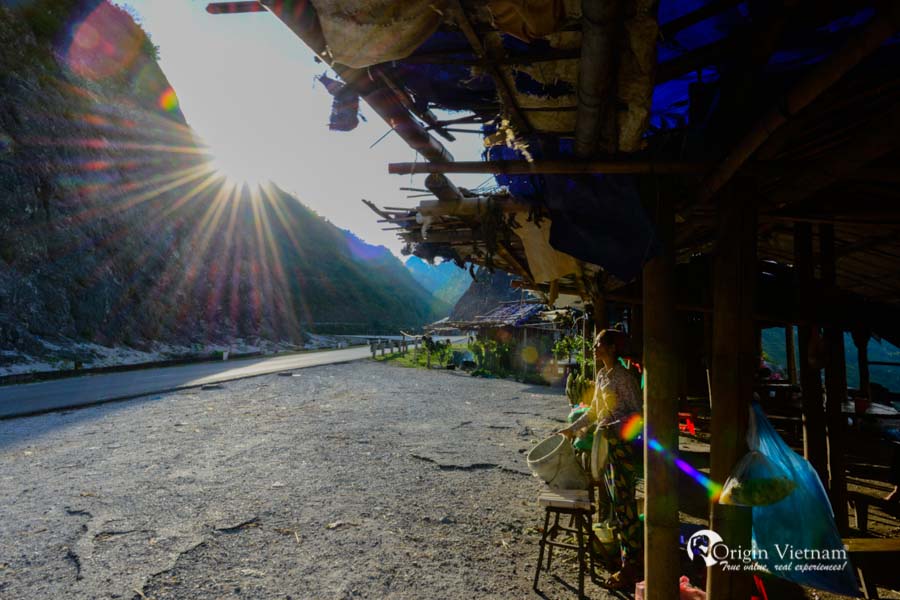 Sunrise in Thung Khe Pass - Mai Chau Tours