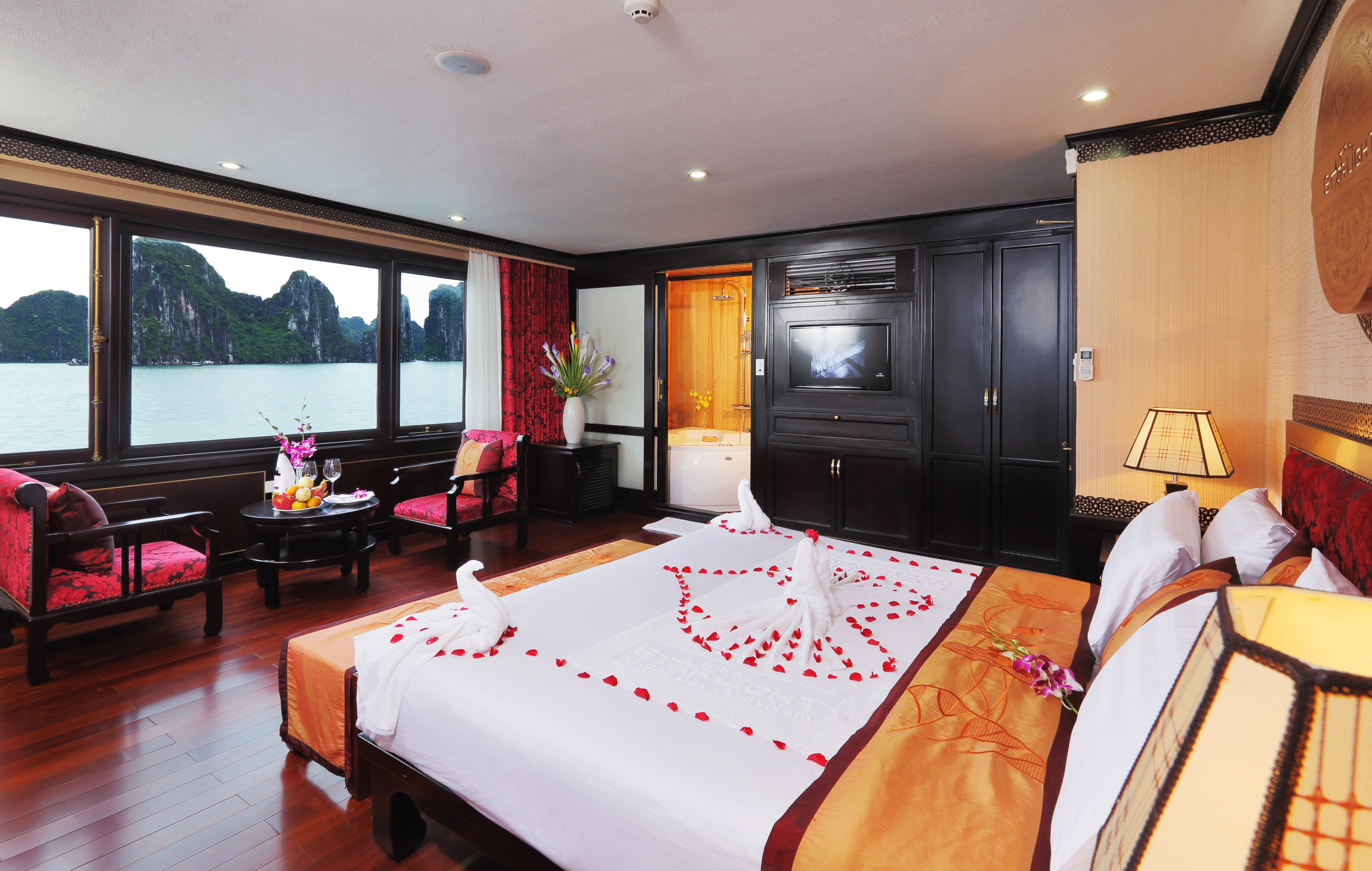 executive cabin on halong cruises