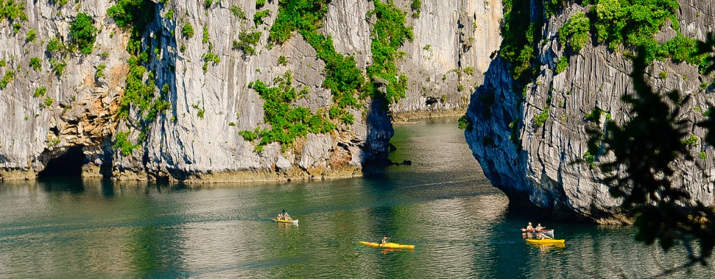 halong bay cruise tour view while kayaking