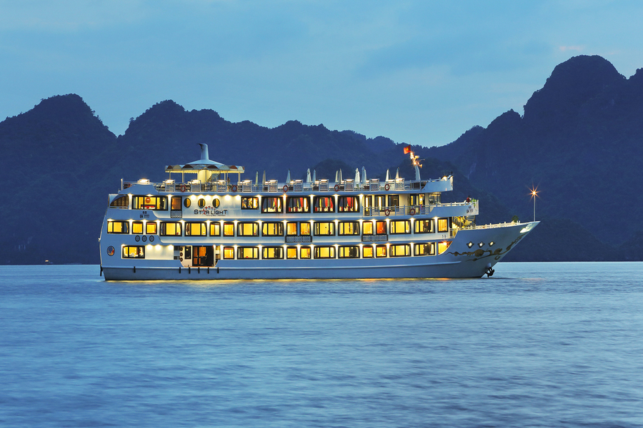 Starlight cruise Halong bay